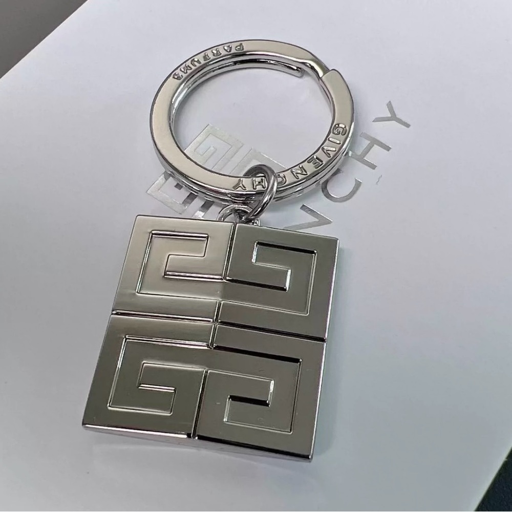 Givenchy keychain - Picture 5 of 5